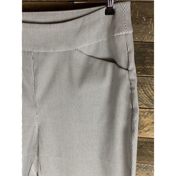 Jessica Riley Plus Sz 1X  Gray Pin Stripe Stretch Capri Pants Decorated Cuffs - Picture 3 of 10